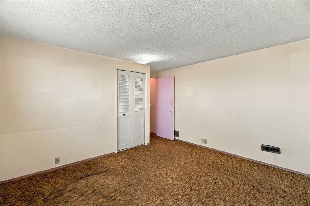 556 Lysander Drive Se, Calgary, AB