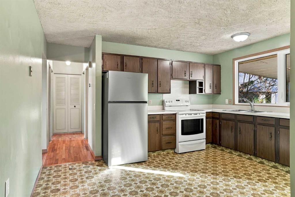 556 Lysander Drive Se, Calgary, AB