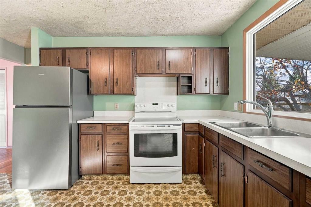 556 Lysander Drive Se, Calgary, AB
