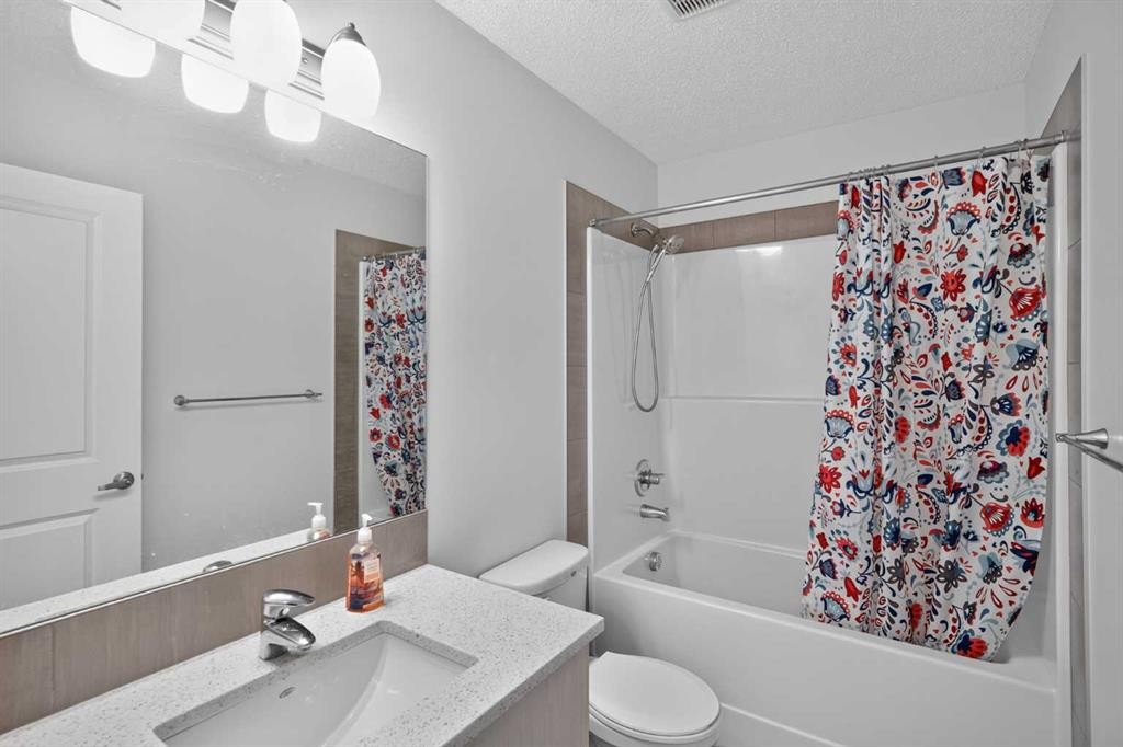 60 Walcrest Gate Se, Calgary, AB