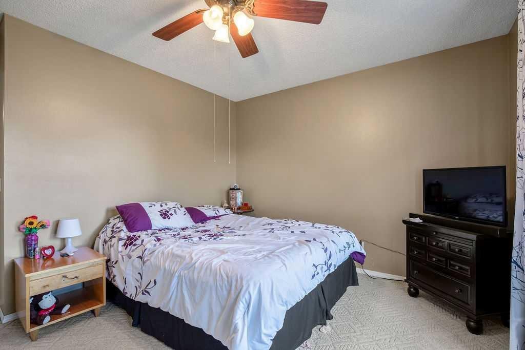 237 Mt Aberdeen Circle Se, Calgary, AB