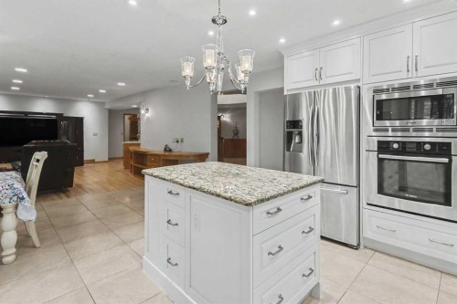 28 Edenstone Way Nw, Calgary, AB 