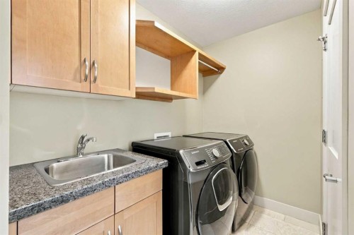 1727 Westmount Road Nw, Calgary, AB 