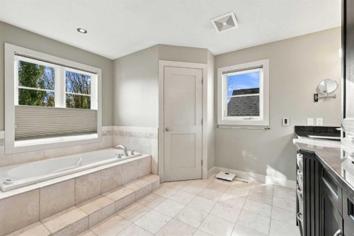 1727 Westmount Road Nw, Calgary, AB 