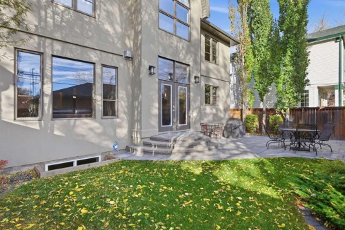 1727 Westmount Road Nw, Calgary, AB 