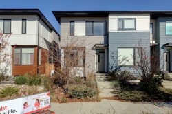 18 Homestead Boulevard NECalgary, AB T3J 2H1