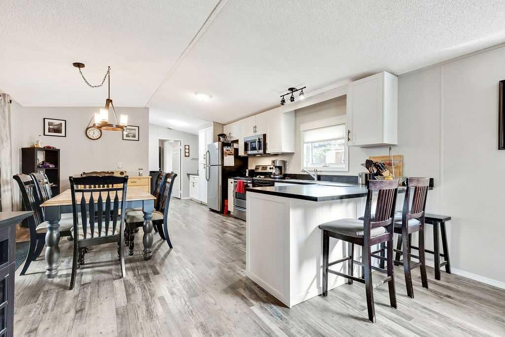 9 Walsh Bay, Acme, AB