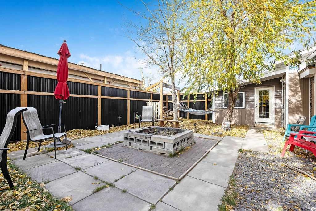 9 Walsh Bay, Acme, AB