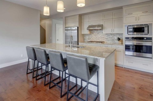 68 Victoria Cross Boulevard Sw, Calgary, AB 