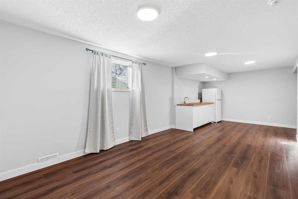 440 Lynnover Way Se, Calgary, AB