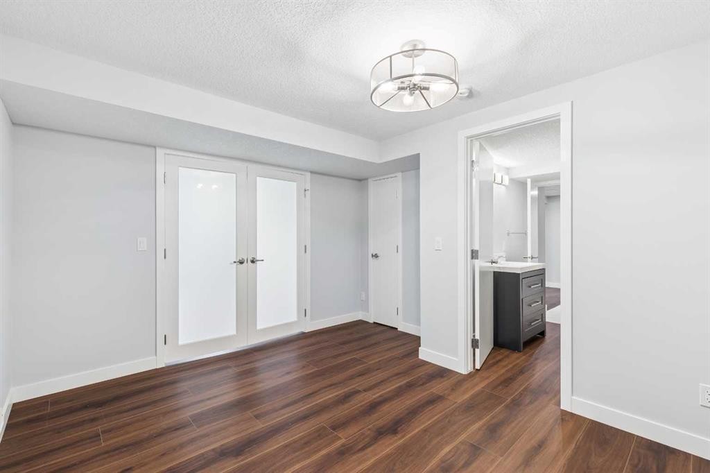 440 Lynnover Way Se, Calgary, AB