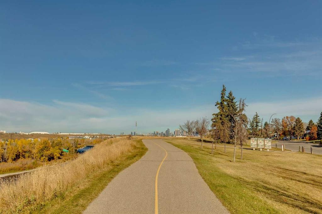 440 Lynnover Way Se, Calgary, AB