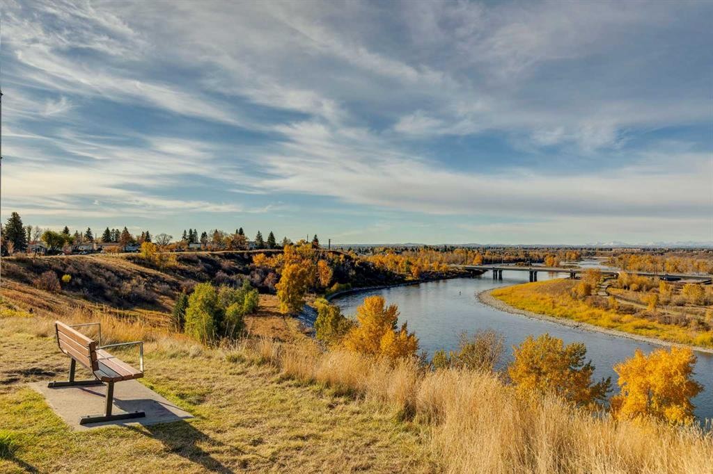 440 Lynnover Way Se, Calgary, AB