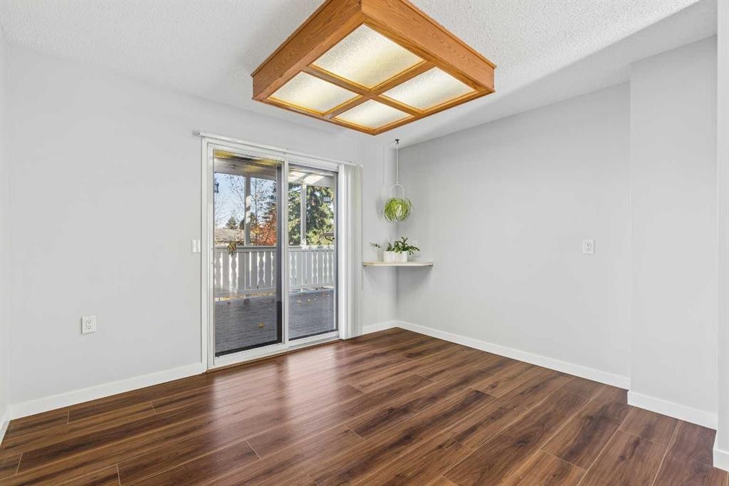 440 Lynnover Way Se, Calgary, AB