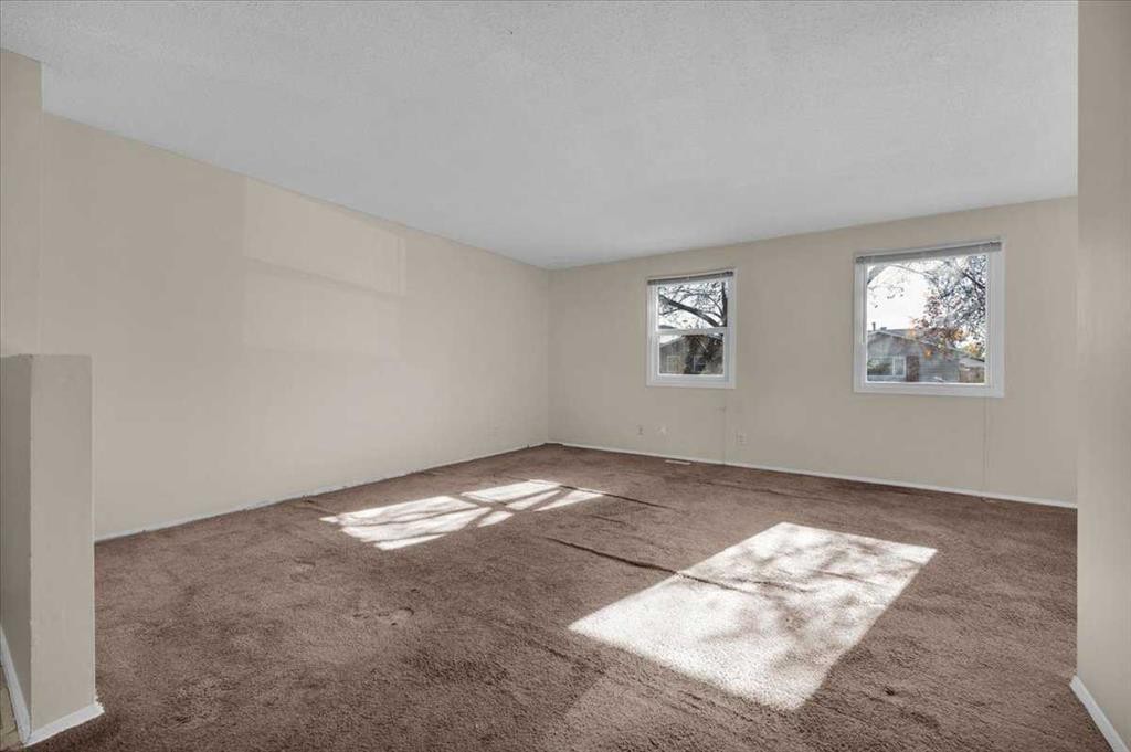 32 Whitman Crescent Ne, Calgary, AB