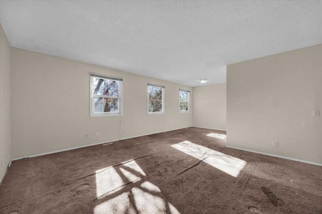 32 Whitman Crescent Ne, Calgary, AB