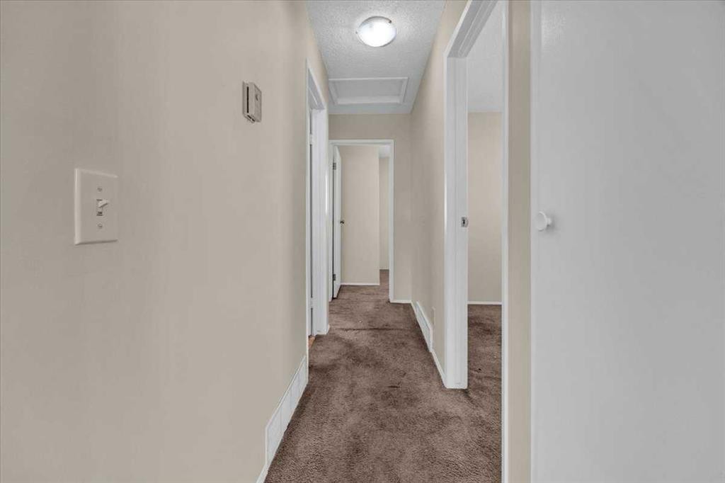 32 Whitman Crescent Ne, Calgary, AB