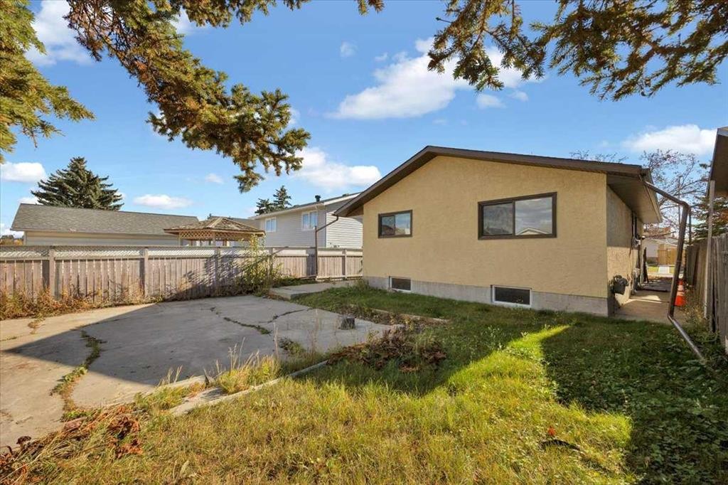 32 Whitman Crescent Ne, Calgary, AB