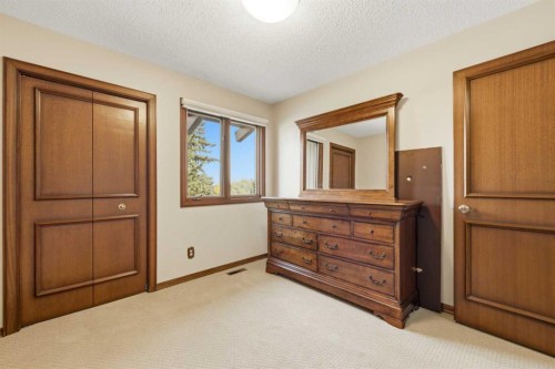 340 Pump Hill Gardens Sw, Calgary, AB 