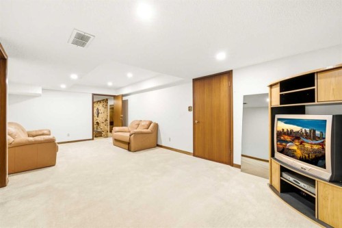 340 Pump Hill Gardens Sw, Calgary, AB 
