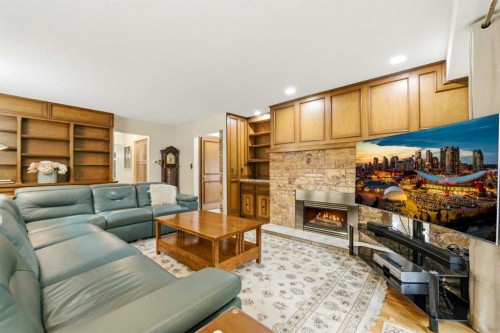 340 Pump Hill Gardens Sw, Calgary, AB 