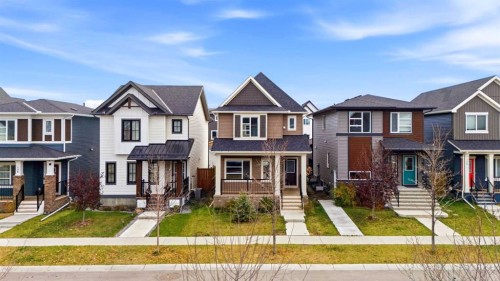 132 Highview Gate SE Airdrie, AB T4A 3L6