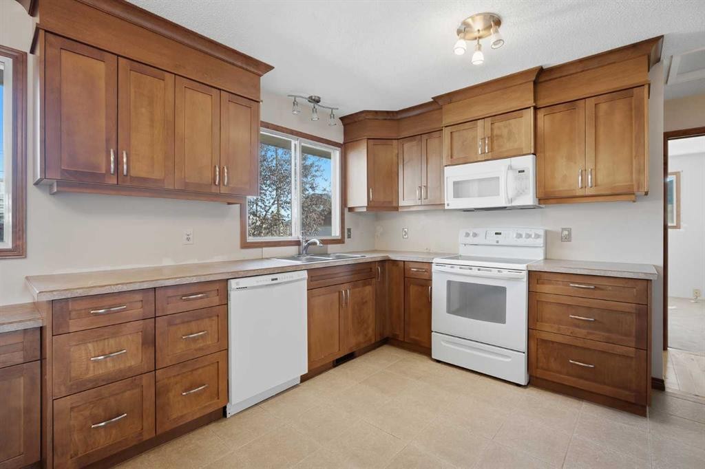 20 Blackthorn Place Ne, Calgary, AB