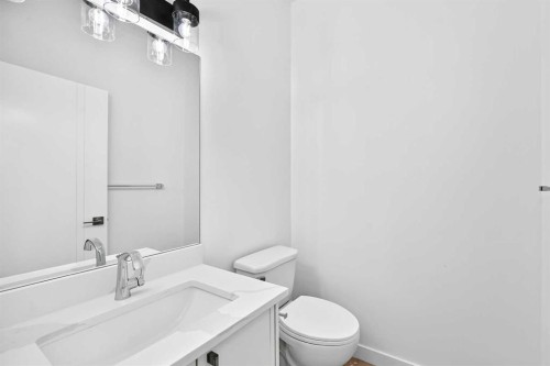 4607 17 Avenue Nw, Calgary, AB 