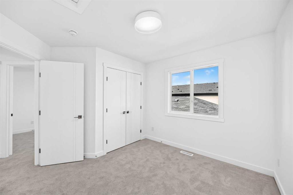 4607 17 Avenue Nw, Calgary, AB
