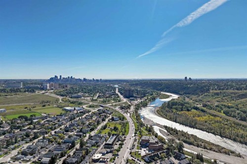 4607 17 Avenue Nw, Calgary, AB 