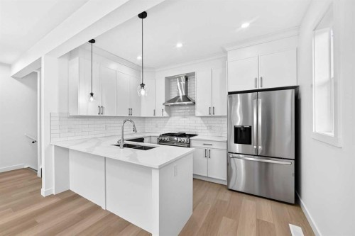 4607 17 Avenue Nw, Calgary, AB 