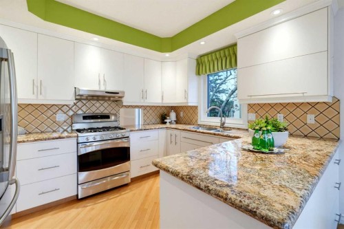 11 Prominence Point Sw, Calgary, AB 