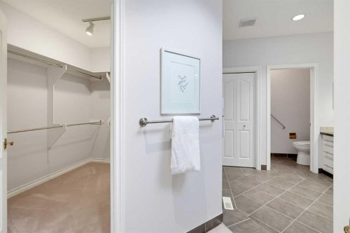 11 Prominence Point Sw, Calgary, AB 