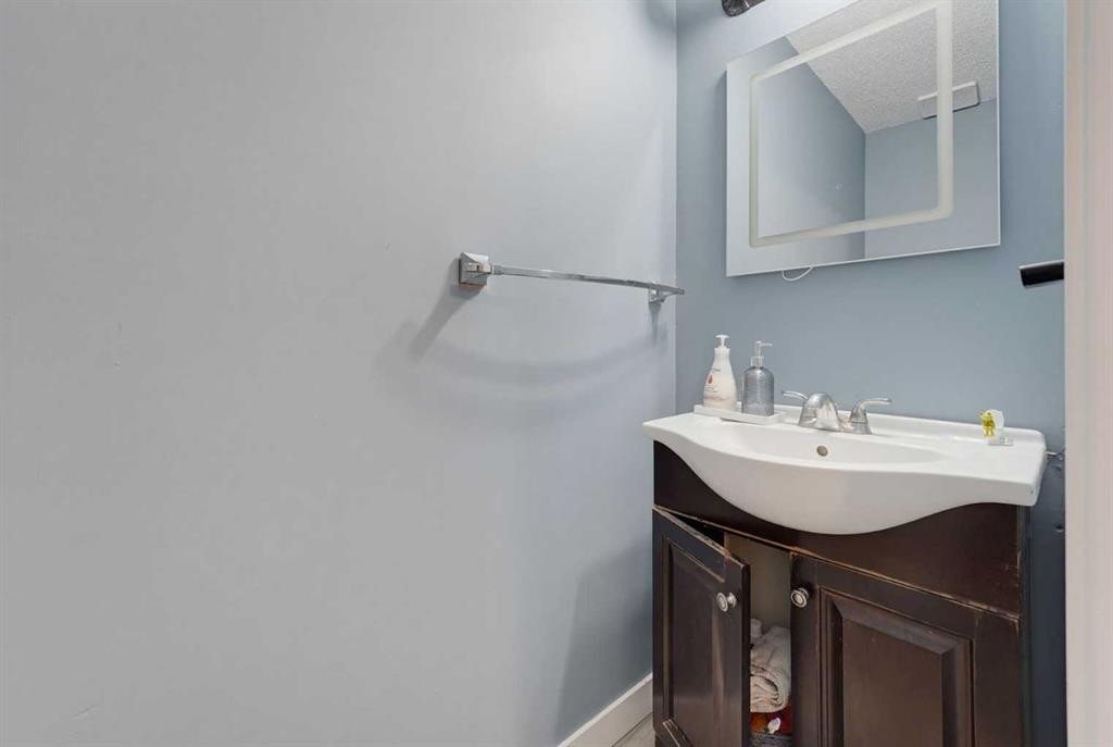 32 Los Alamos Crescent Ne, Calgary, AB
