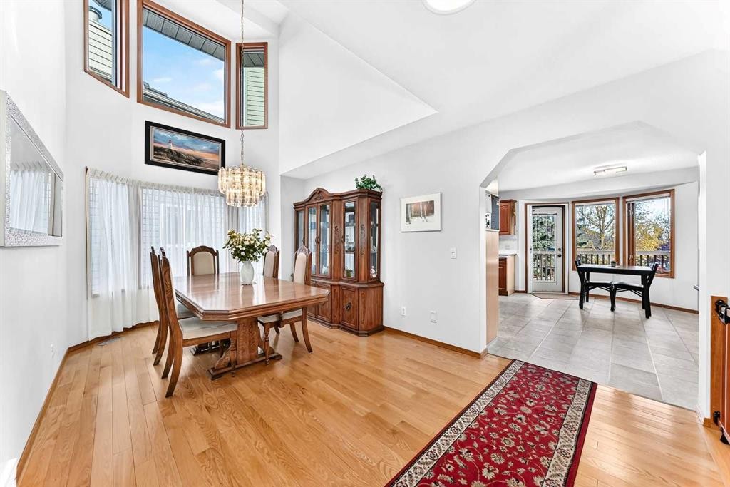 127 Edgebrook Circle Nw, Calgary, AB