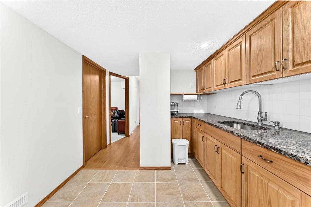 127 Edgebrook Circle Nw, Calgary, AB