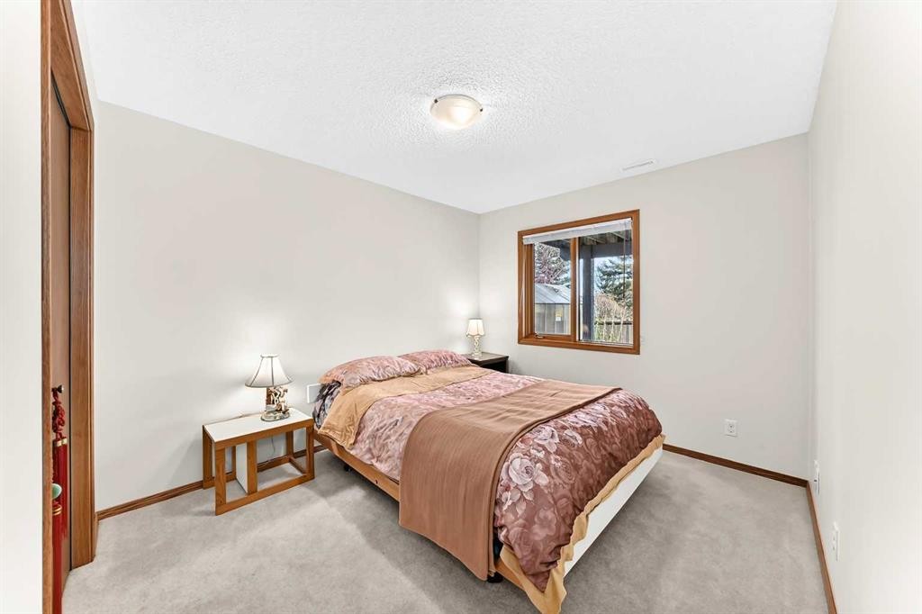 127 Edgebrook Circle Nw, Calgary, AB