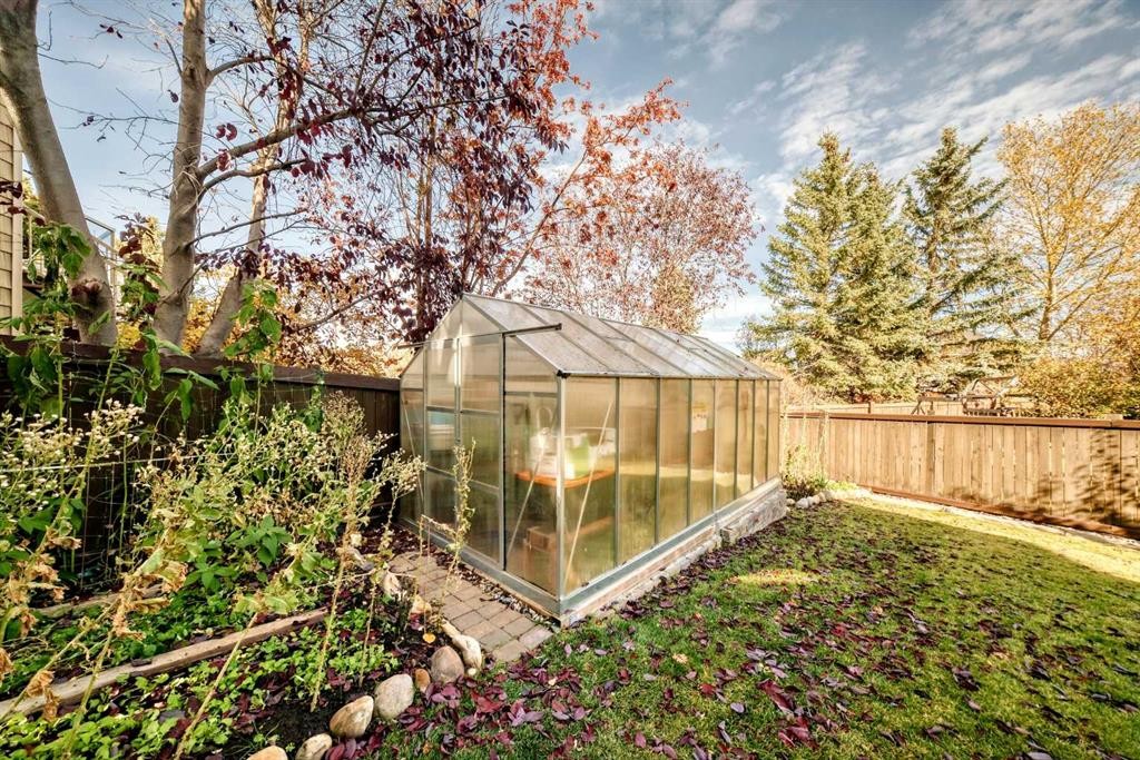 127 Edgebrook Circle Nw, Calgary, AB