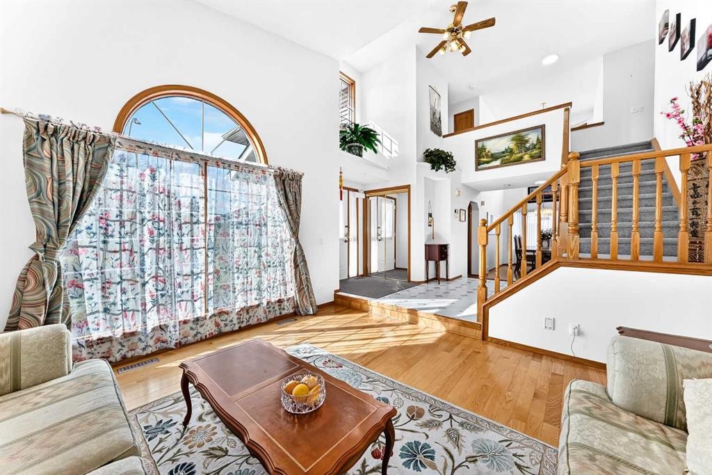 127 Edgebrook Circle Nw, Calgary, AB