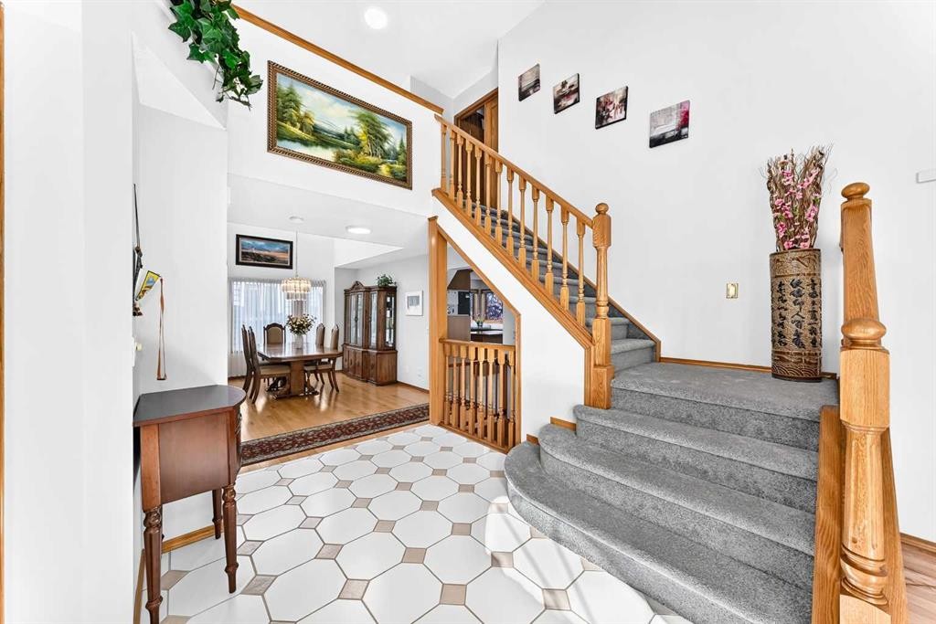 127 Edgebrook Circle Nw, Calgary, AB