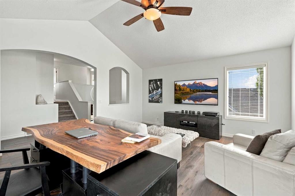 29 Cranleigh Park Se, Calgary, AB