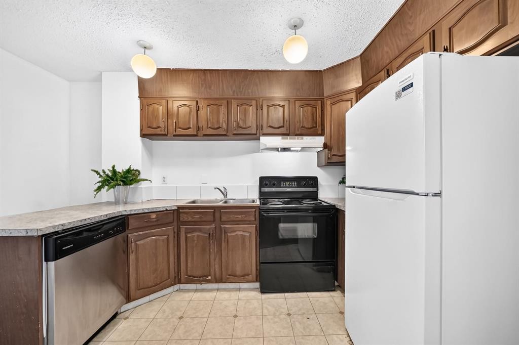 260 Berwick Drive Nw, Calgary, AB