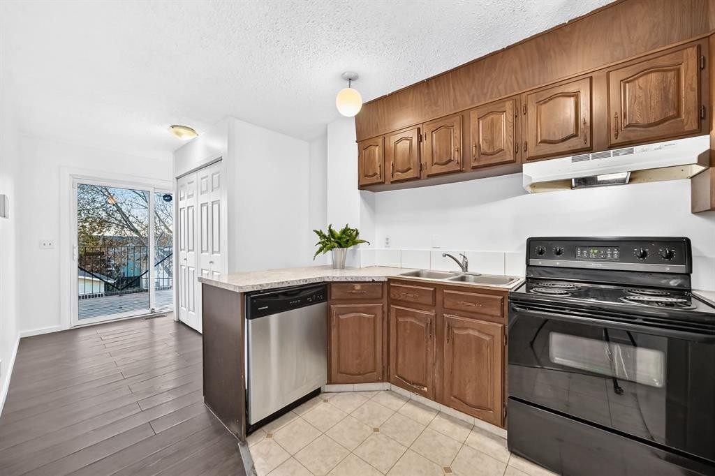260 Berwick Drive Nw, Calgary, AB
