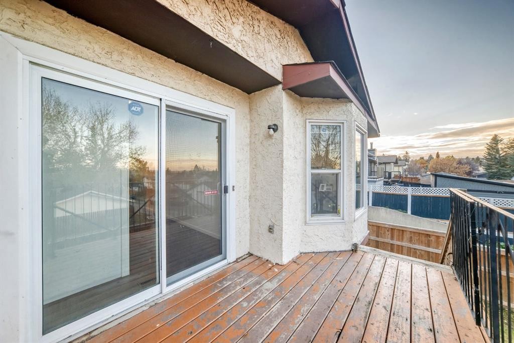 260 Berwick Drive Nw, Calgary, AB