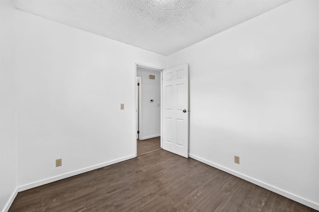 260 Berwick Drive Nw, Calgary, AB