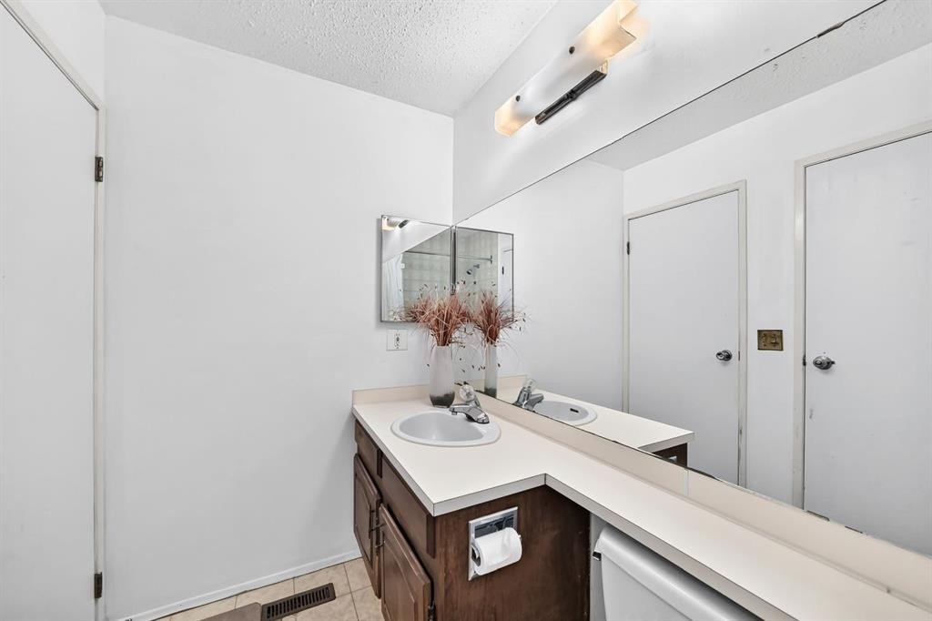 260 Berwick Drive Nw, Calgary, AB