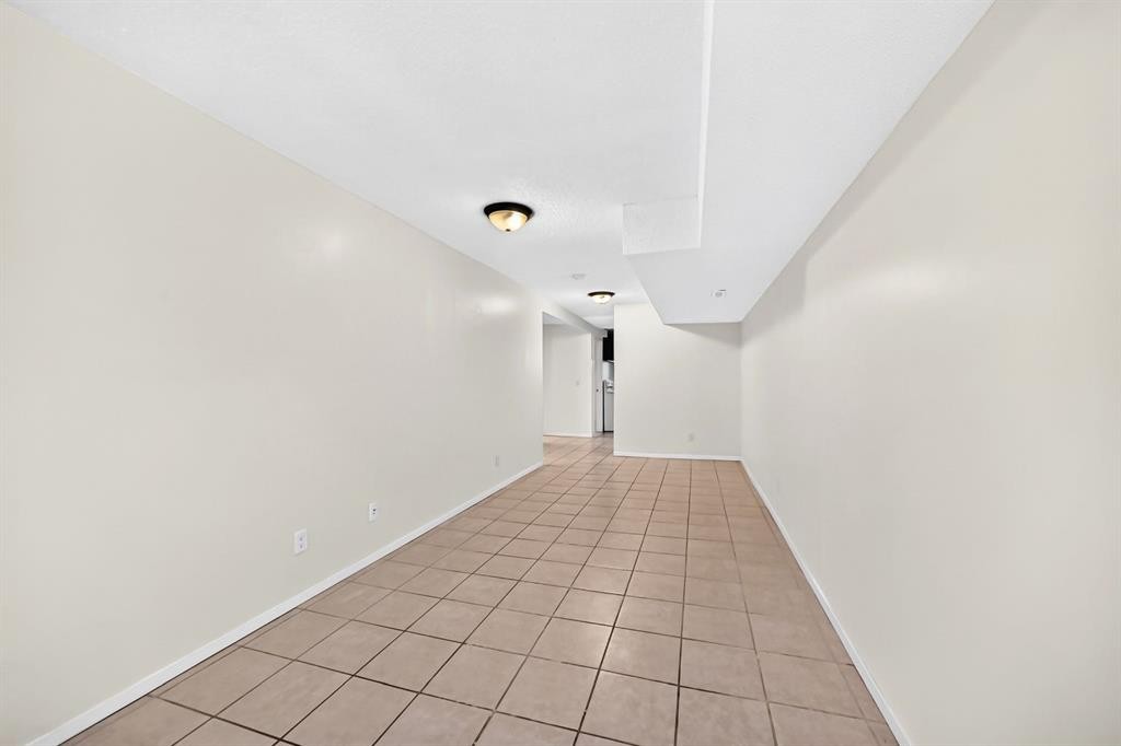 260 Berwick Drive Nw, Calgary, AB