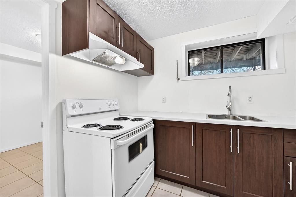 260 Berwick Drive Nw, Calgary, AB