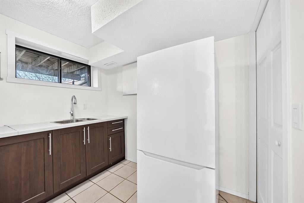 260 Berwick Drive Nw, Calgary, AB