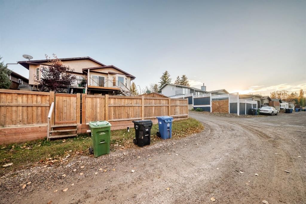 260 Berwick Drive Nw, Calgary, AB